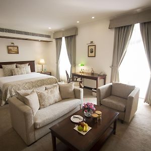 Executive Room Double Bed on Food Soft Beverages Happy Hours Buy 1 & 1 on select menu at InSomnia